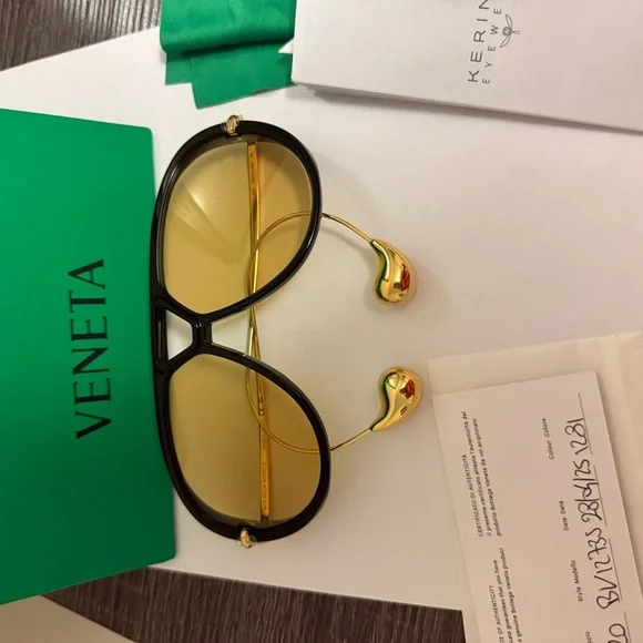 Bottega Veneta Drop Aviator Sunglasses (Black and Gold) - Picture 7 of 10